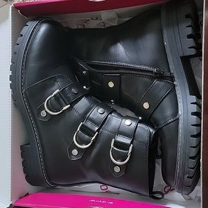 SO Black Combat boots 8.5
